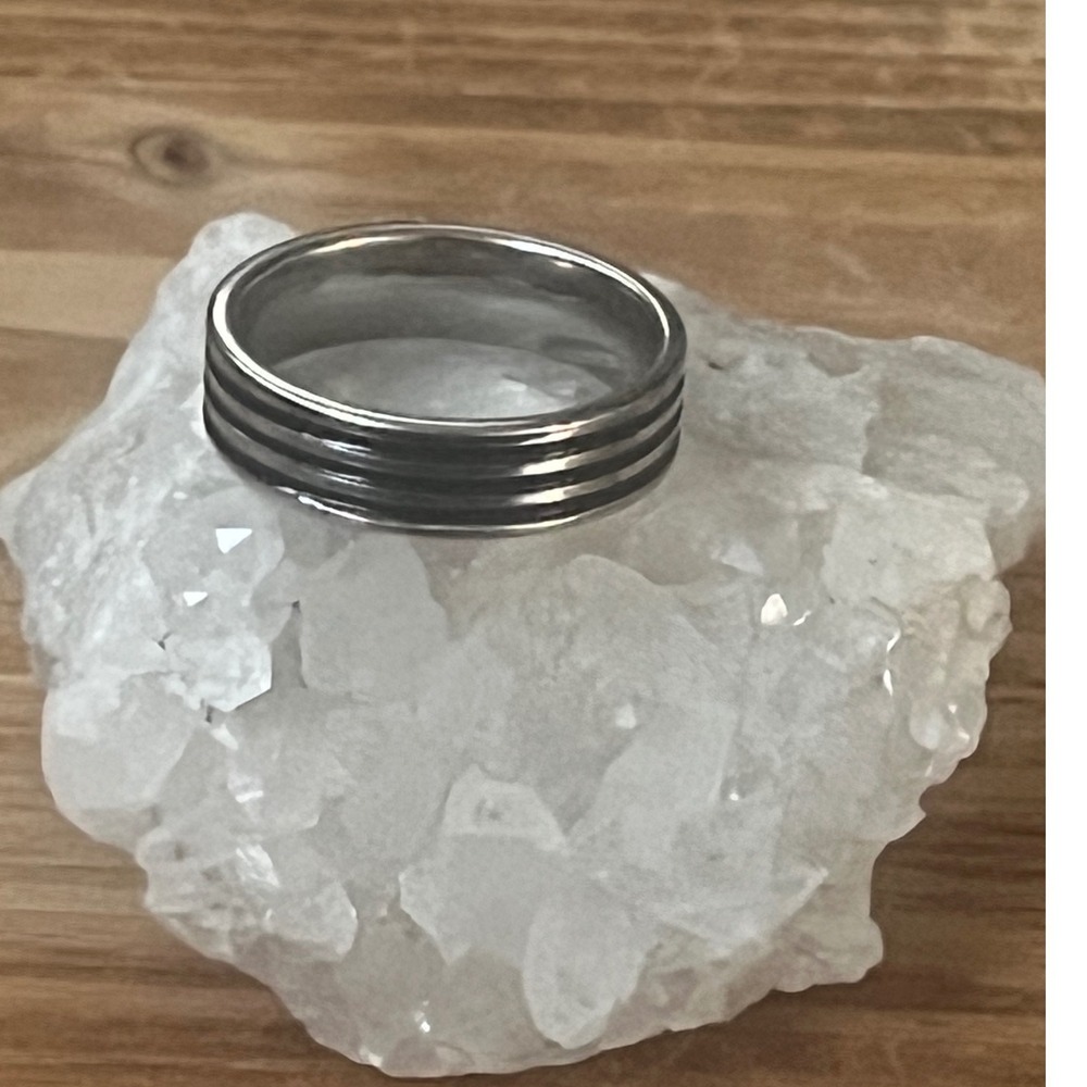 Black & Silver Tungsten Unisex Band Ring w Polished Finish 6mm Width-Size 9 -New - Picture 10 of 12